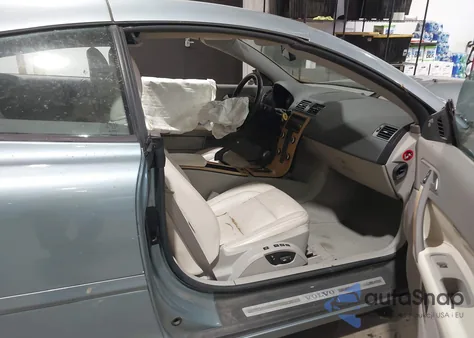 2011 Volvo C70 T5 z USA, uszkodzony, nr VIN YV1672MC9BJ112678